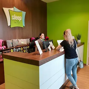 Sleep 'n Fly Sleep Lounge, D-gates Terminal 1 - Transit Only Kapselhotel